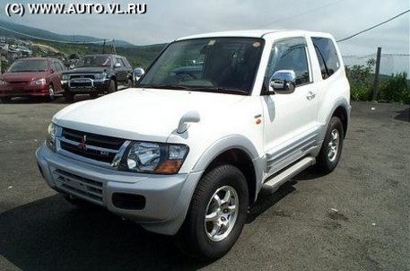 2000 Mitsubishi Pajero