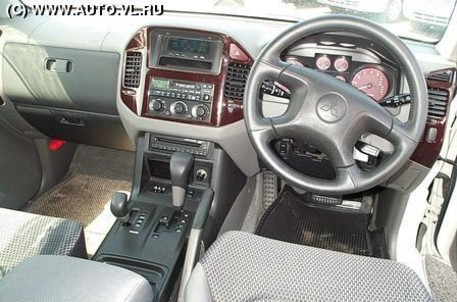 2002 Mitsubishi Pajero