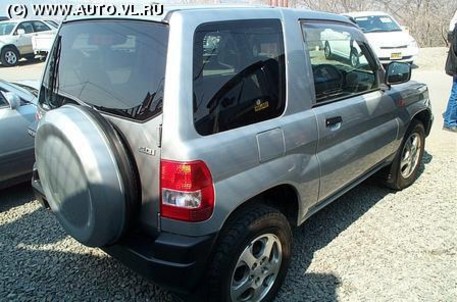 2002 Mitsubishi Pajero Io