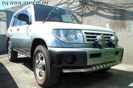 2000 Mitsubishi Pajero Io