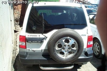 2000 Mitsubishi Pajero Io