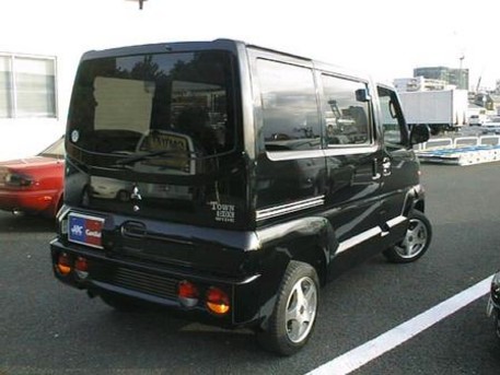 2000 Mitsubishi Town Box Wide