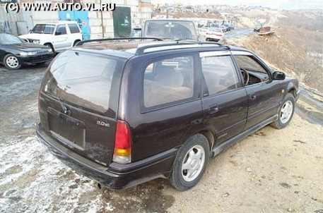 1990 Nissan Avenir
