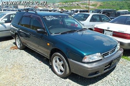 1993 Nissan Avenir