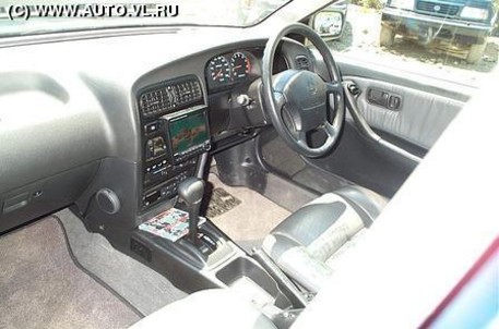 1993 Nissan Avenir