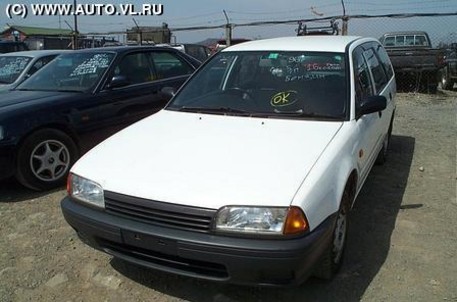 1995 Nissan Avenir