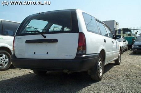 1997 Nissan Avenir