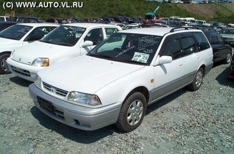 1993 Nissan Avenir