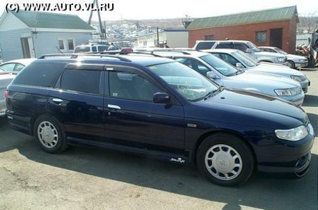 2002 Nissan Avenir