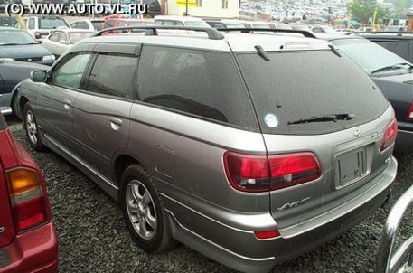 2001 Nissan Avenir