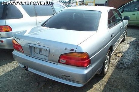 2001 Nissan Laurel