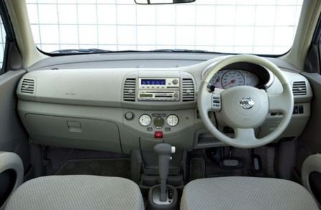 2002 Nissan March