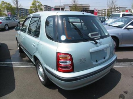 1999 Nissan March Box