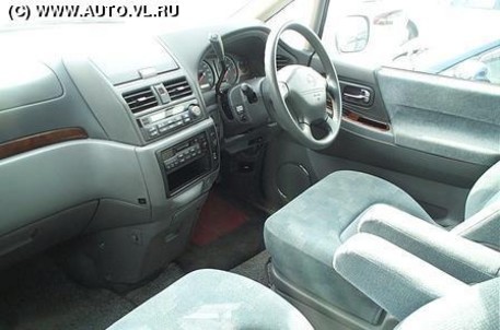 2001 Nissan Presage