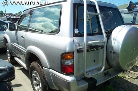 2002 Nissan Safari