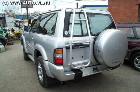 1999 Nissan Safari