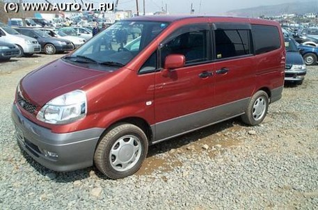 2001 Nissan Serena