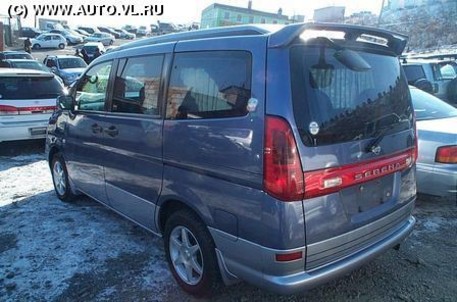 2002 Nissan Serena