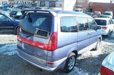 2002 Nissan Serena