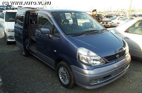 2002 Nissan Serena