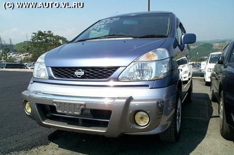 2000 Nissan Serena