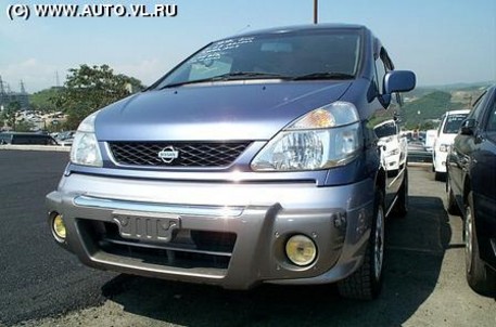 2002 Nissan Serena