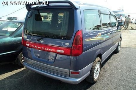 2000 Nissan Serena