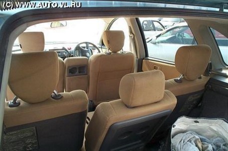 2002 Nissan Tino