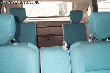 2002 Nissan Tino