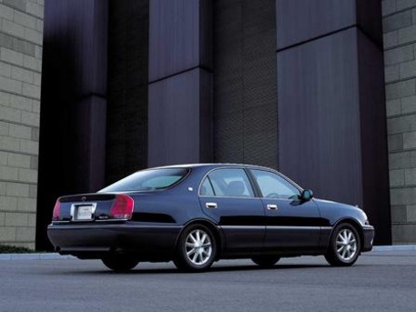 2001 Toyota Crown Majesta