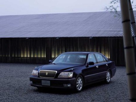 2001 Toyota Crown Majesta