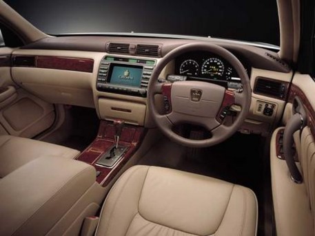 2001 Toyota Crown Majesta