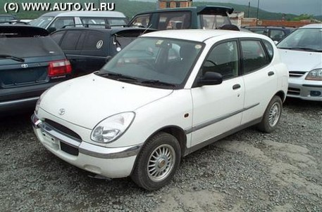 2000 Toyota Duet