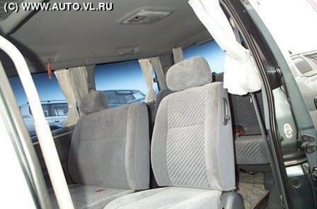 2000 Toyota Granvia