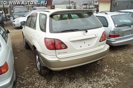 2000 Toyota Harrier