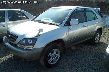 2000 Toyota Harrier