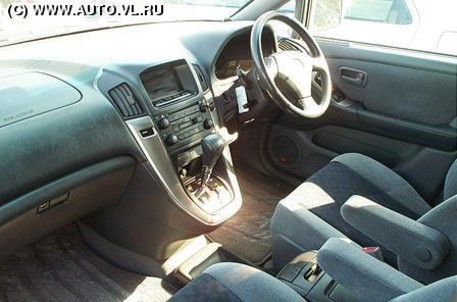 2000 Toyota Harrier