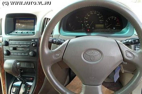 2000 Toyota Harrier