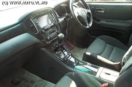 2000 Toyota Kluger V