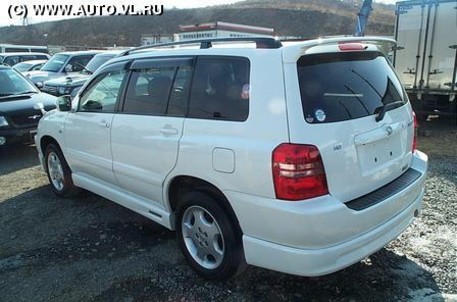 2000 Toyota Kluger V