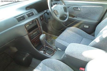 2000 Toyota Mark II Wagon Qualis