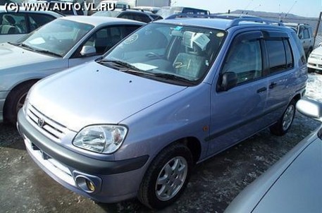 2002 Toyota Raum