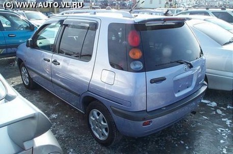 1999 Toyota Raum