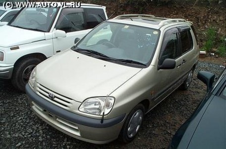 1997 Toyota Raum