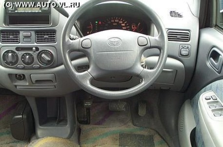 1999 Toyota Raum