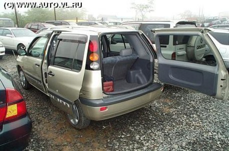 1999 Toyota Raum