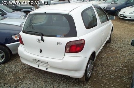 2001 Toyota Vitz